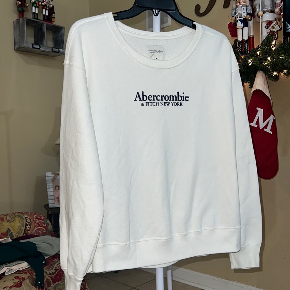 White Abercrombie & Fitch Soft sweatshirt, medium.